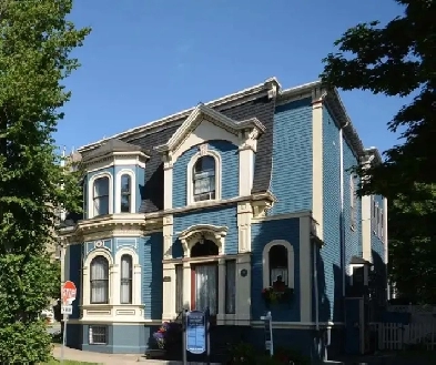 26-106 Bright and spacious South End flat Image# 1