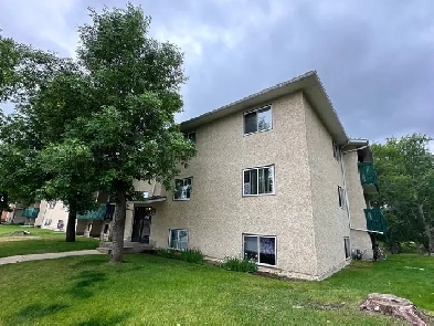 Modern and Spacious 2-Bedroom Apartment - SMALL PET FRIENDLY! Image# 1