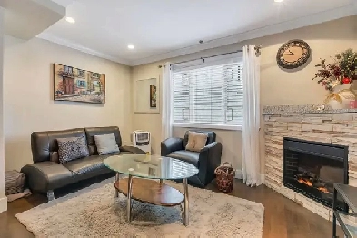 3 Bed   Den Townhome – Marpole Vibe, Smarter Value! Image# 1