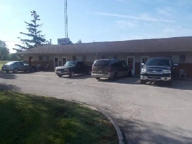 Bachelor Apartment Available FOR RENT between Lambeth&Delaware.