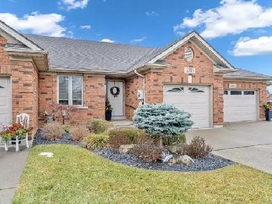 Townhome is desirebsle Lasalle!