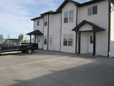 3 Bedroom 4-plex in Southlands Dr April.1