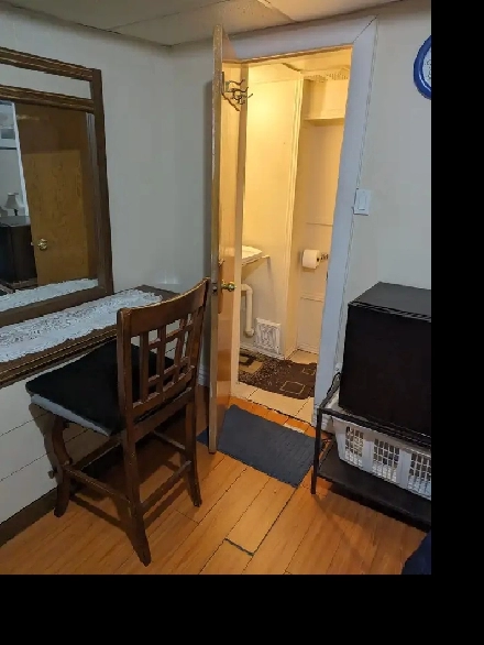 One Bedroom available For Rent in a Basement