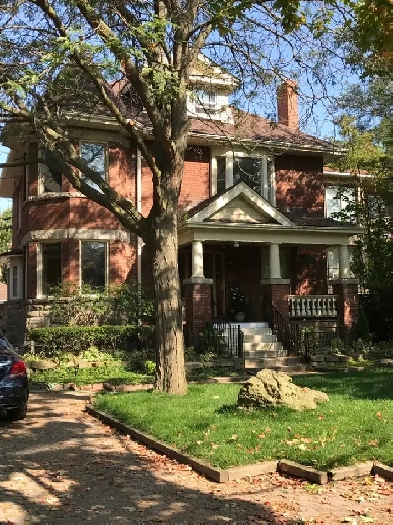 2 bed all-inclusive gorgeous Roncesvalles High Park Blvd Image# 1