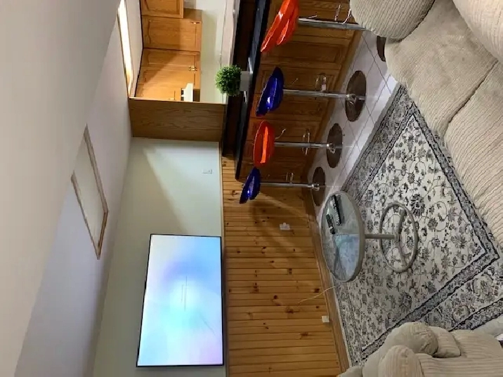 ROOM FOR RENT $ 800 CALL ME 437-784-4419