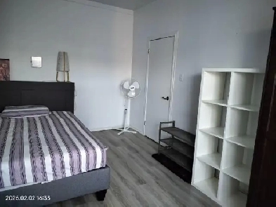 Big room  One min to metro Monk All included For female only