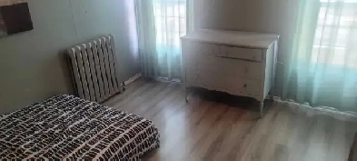 ST CATH APTS 1,400 inc Image# 1