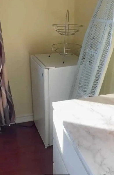 MASTERBEDROOM ( UPPERLEVEL) FOR RENT IN MALTON