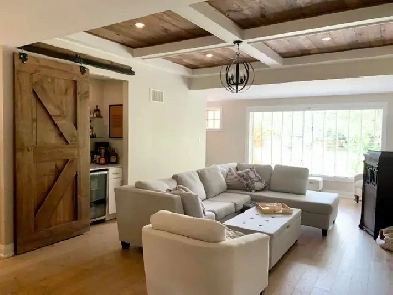 3 Bedroom - By the Lake - Burlington Image# 1