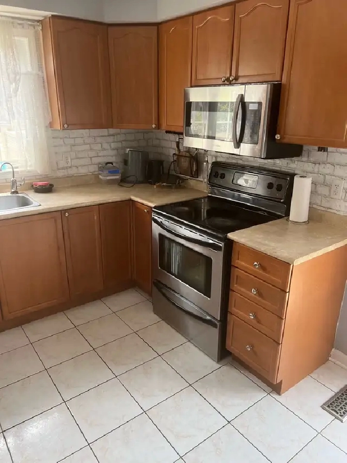 Roommate Pvt Room in House $650