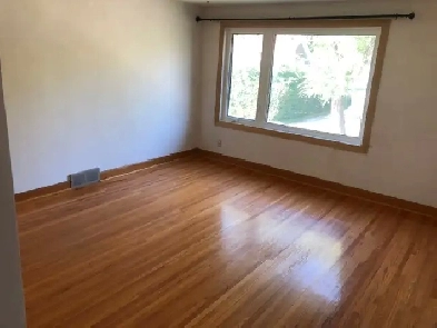 Spacious 2 Bedroom Upper East Kildonan Duplex w/AC & Parking Image# 6