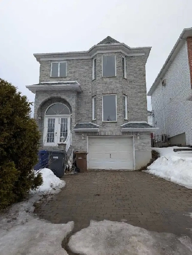 Maison 3 ch à louer Ste-Dorothée Laval | Garage   piscine | Near Image# 1