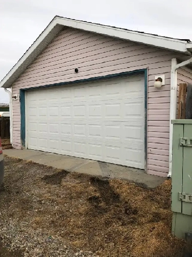 Double garage for storageparking