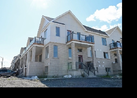 Gorgeous End - Unit Townhouse for Rent in Barrhaven - April 1st Image# 1