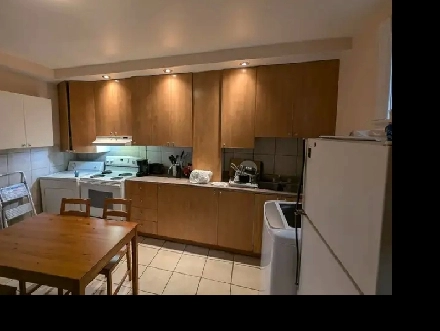 Grand 5 ½ à louer. Métro Jolicoeur.  1 avril Image# 1