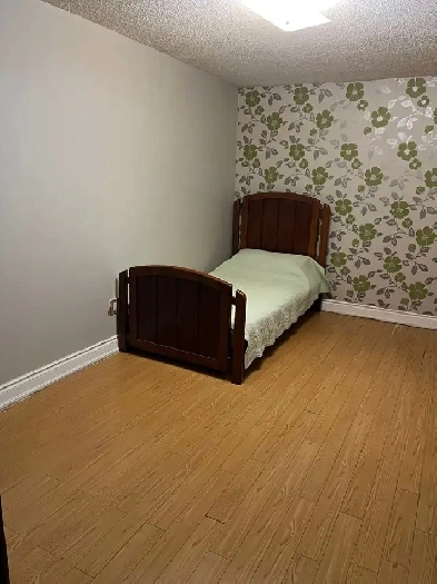 Large Furnished 2 Rooms Available Immediately – UTM Image# 1