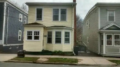 3 BEDROOM APT NEAR DAL AVAILABLE MAY !st Image# 2