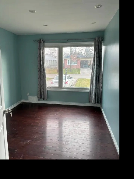 Private Room (Main Floor) for Rent for Male Lawrence and Brimley Image# 1