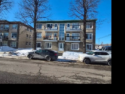 Grand 4½ lumineux avec 2 grands balcons – Chauffage & eau chaude