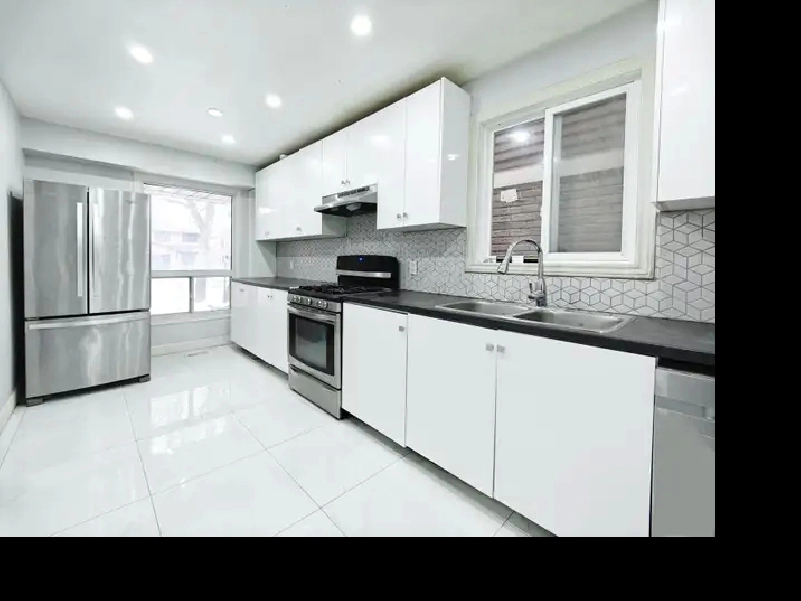 Room for rent near Square One Mississauga UTM Sheridan College