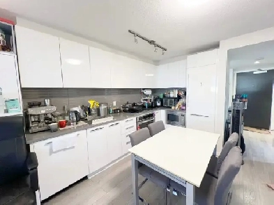 Metrotown  Modern 1 Bedroom Unit at Moda by Polygon with Parkin