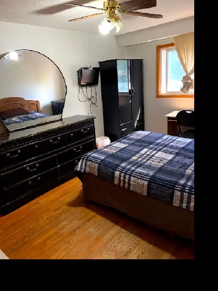 Room For Rent Walking Distance To Centennial College Image# 1