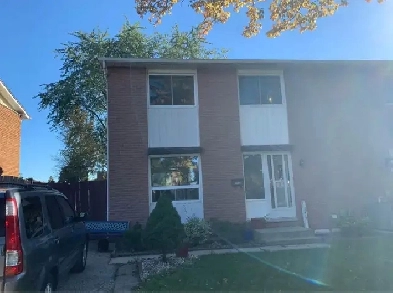 Townhouse available for rent ASAP Image# 1