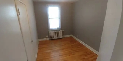 1er juillet près Cégep Ste-Foy,St.Lawrence et Université Image# 1