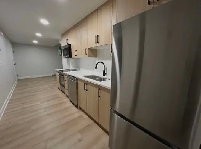 Summer Sublet 2 Bedroom (Sandy Hill) Image# 8