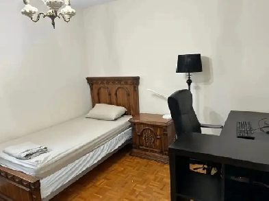 top floor room for rent