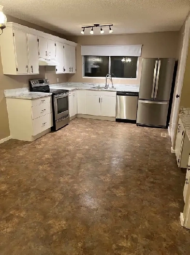 4 bedroom bungalow for rent in Wetaskiwin Image# 3