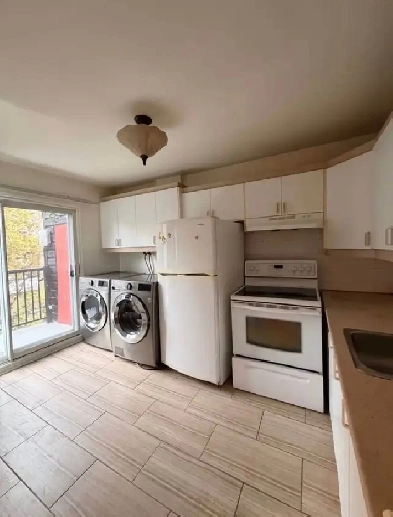 RDC 4 1/2 À LOUER // POINTE-AUX-TREMBLES Image# 1