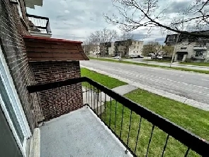 LDR 4½ CHAUFFÉ, EAU CHAUDE INCL 1445$ LIBRE   1495$ 1ER AVRIL Image# 1