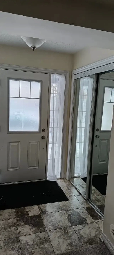 3-bedroom end unit townhouse in Kanata/Stittsville available now Image# 5