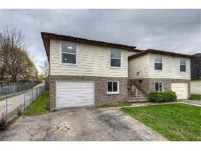 One Room for rent in Waterloo (Nothing Included, Girl Only) Image# 1