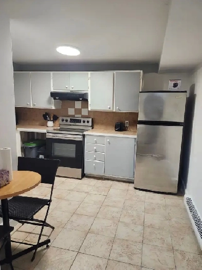 Grande chambre bien meublée libre maint. Mtro Honoré Breaugrand Image# 3