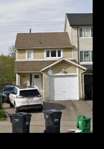 Beautiful Corner Townhouse Available For Lease In Brampton