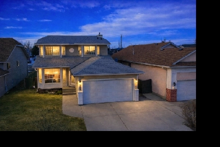 For Sale: Highly Renovated 2 Storey In A GREAT Location Image# 1