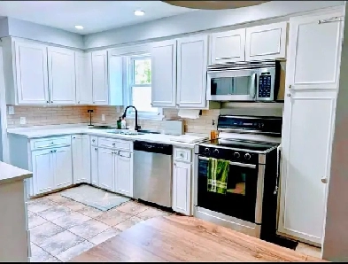 student UWO  rental home  5 bdrm all inclusive Image# 1