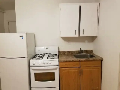 Toronto DowntownBachelor Studio Apt Available NowUtility Includ