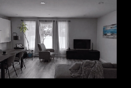 Likenew 3 bdrm 1 bath main floor unit in desirable North end