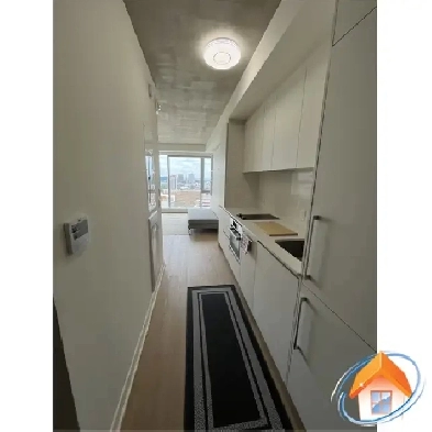 Studio à louer centre-ville Montréal / Studio for rent downtown Image# 1