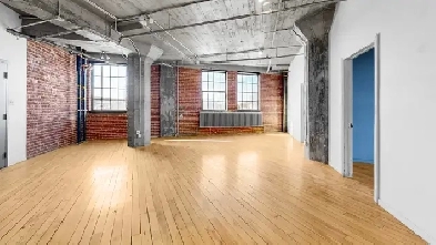 Bureaux loft à louer à Outremont-Red brick office space rentals Image# 5