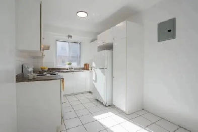 Northcrest, 5 1/2 Image# 1