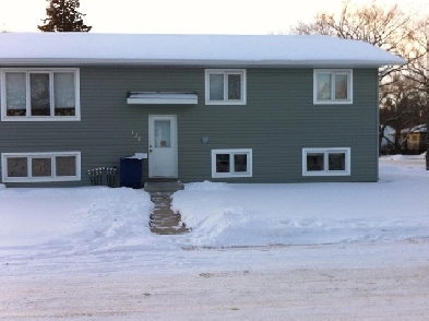 Sutherland/University Legal Basement Suite Image# 6