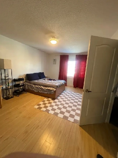 YORK,ALL INCLUSIVE, SHARED ACCOMODATIONS, PRIVATE WASHROOM, Image# 1