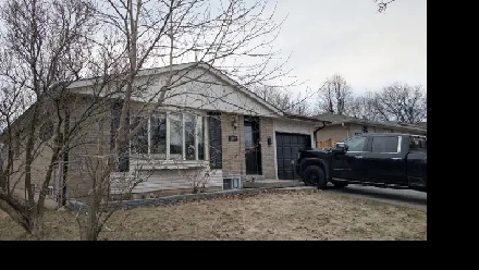 Burlington 3 Bedroom Bungalow (main level) for Rent Image# 1