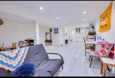 Legal one bedroom suite in Heart ❤️ of calgary Image# 1