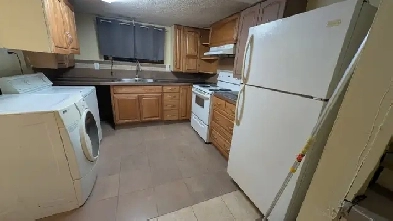 Downtown Earlton Beautiful Basement Suite - 1 Min to C-Train Image# 1