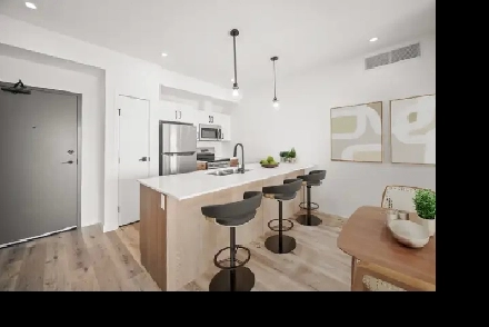 Luxury 2 Bedroom 2 Bathroom Available April 1st! Image# 1